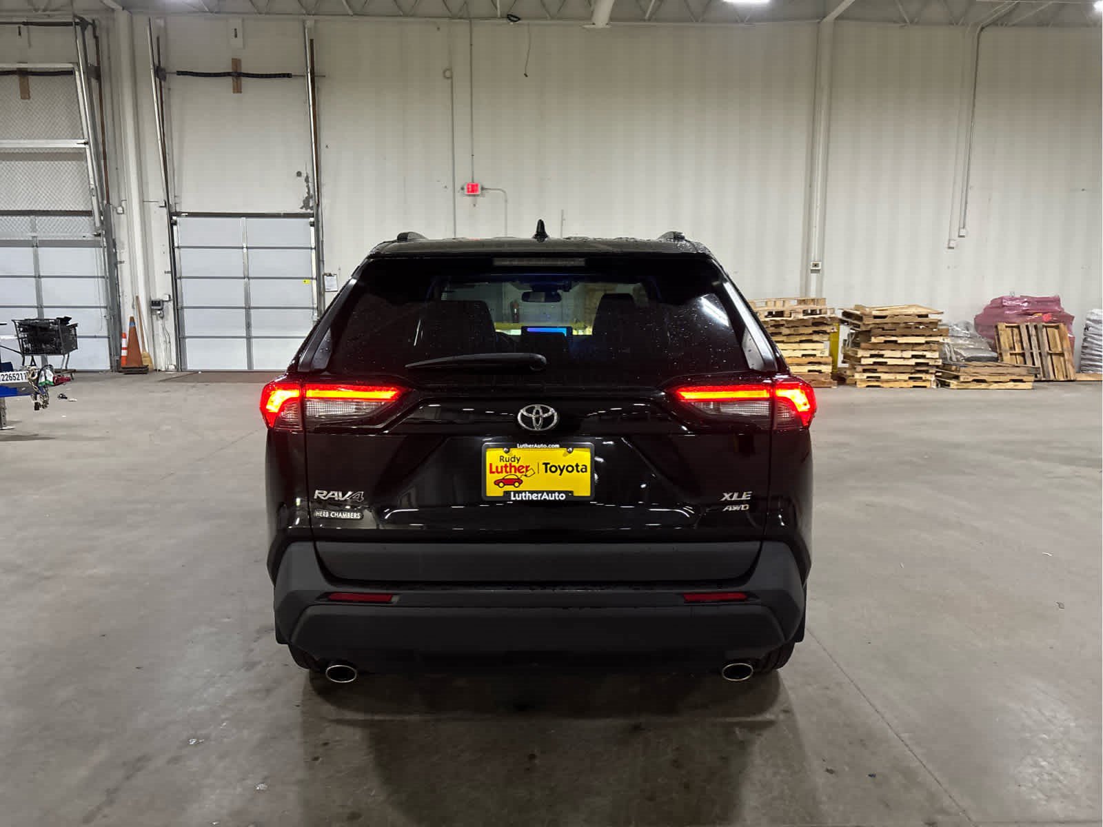 Used 2023 Toyota RAV4 XLE Premium AWD/4WD image 4