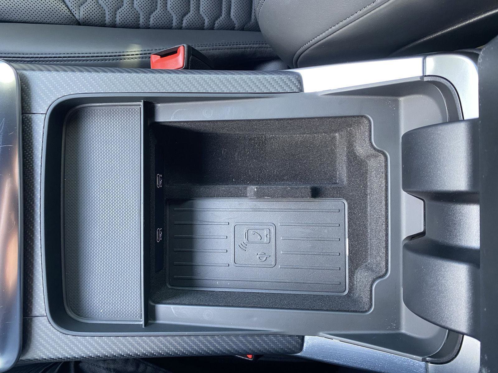 Used 2022 Audi RS Q8 w/ Carbon Optic Package image 18