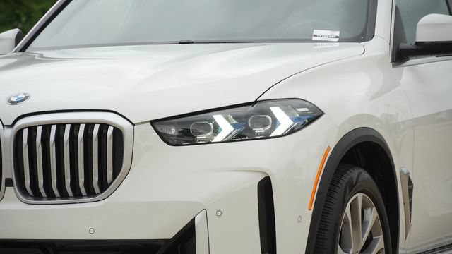 Used 2026 BMW X5 xDrive40i AWD/4WD image 4