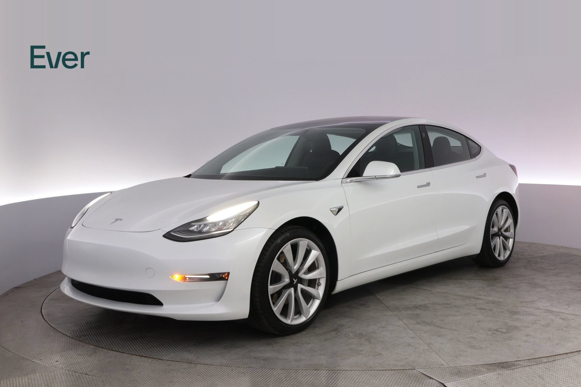 Used 2018 Tesla Model 3 Mid Range RWD image 2