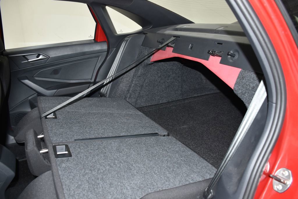 Used 2025 Volkswagen Jetta Sport image 31