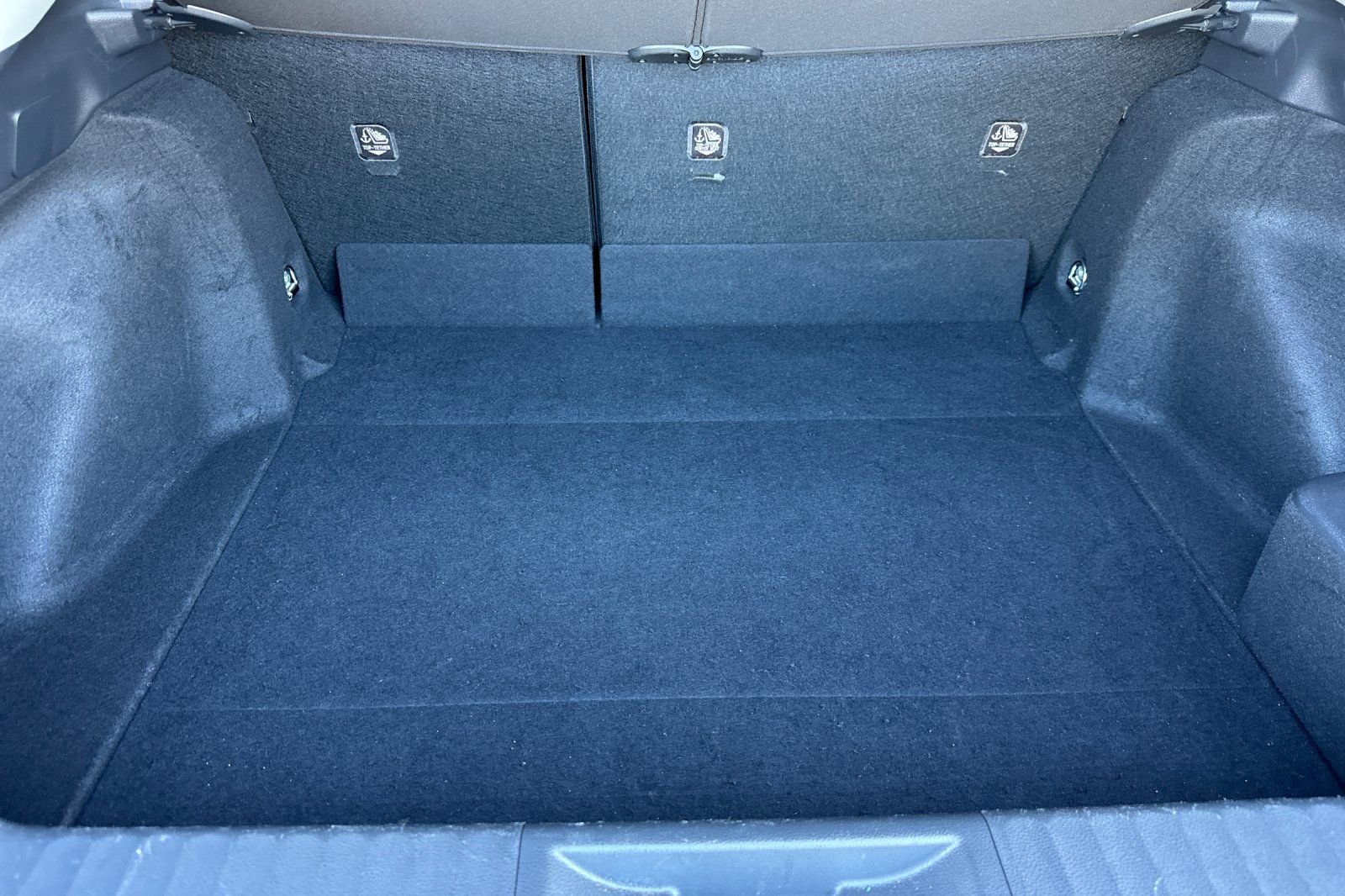 Used 2024 Toyota Prius LE image 17