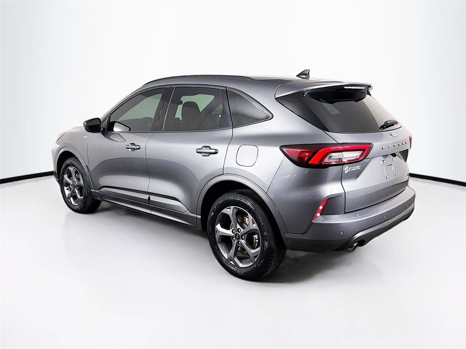 Used 2024 Ford Escape ST-Line w/ Tech Pack #1 AWD/4WD image 5