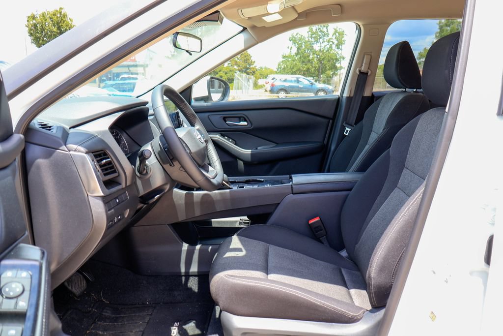 Certified 2026 Nissan Rogue SV w/ Cold Weather Package FWD image 7