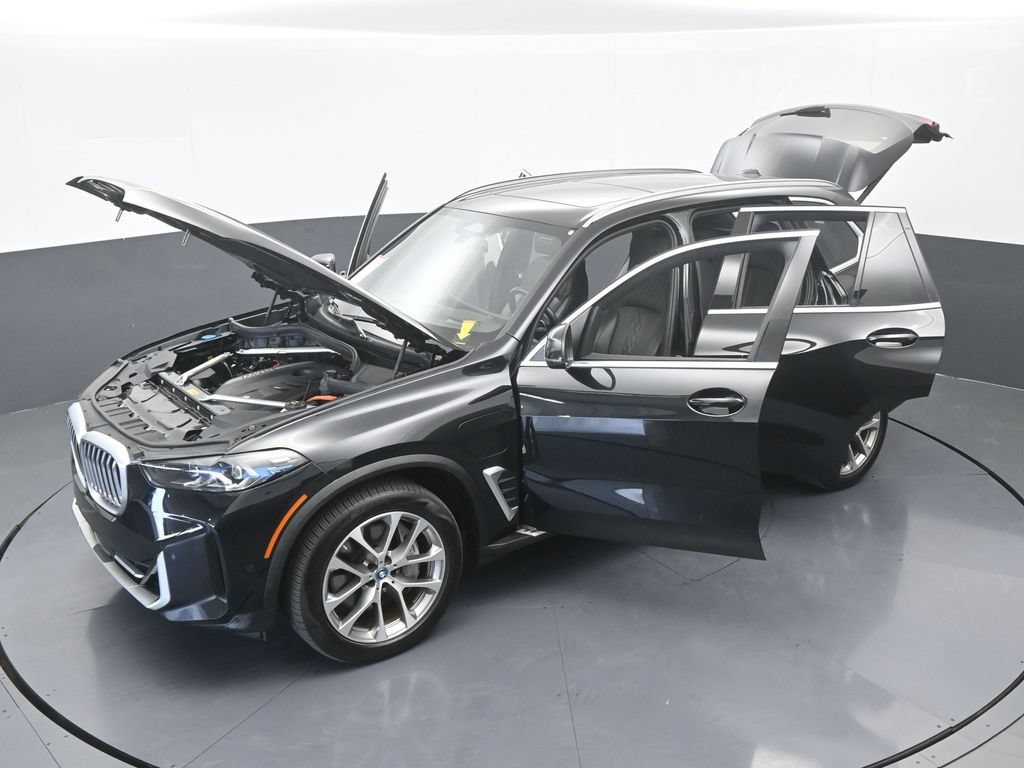 Used 2025 BMW X5 xDrive50e AWD/4WD image 70