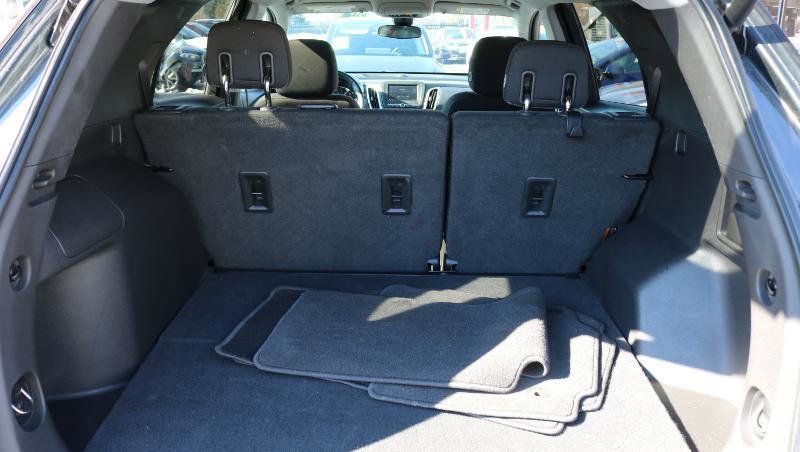 Used 2020 Chevrolet Equinox LT w/ Driver Convenience Package image 18