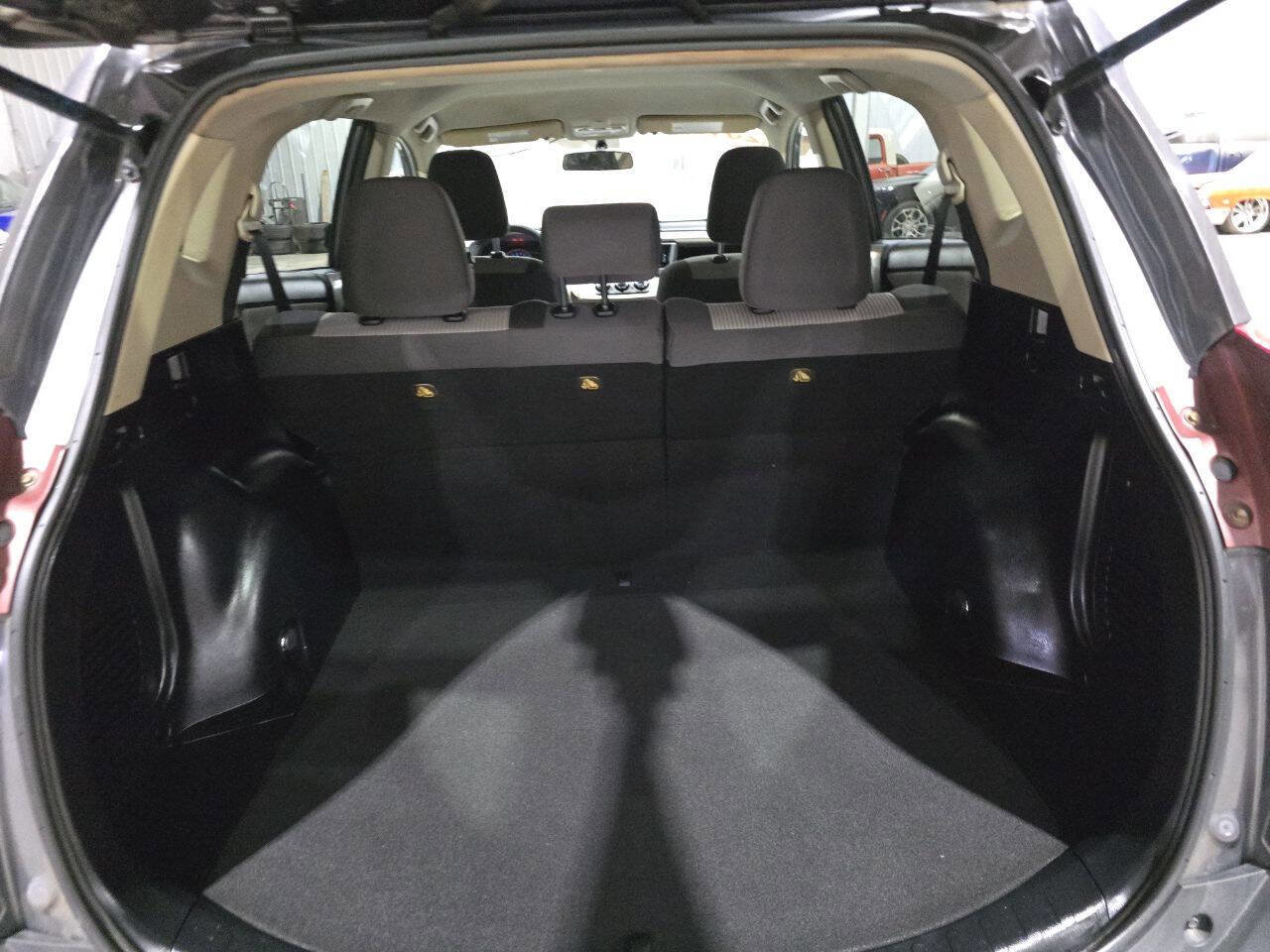 Used 2015 Toyota RAV4 LE image 28