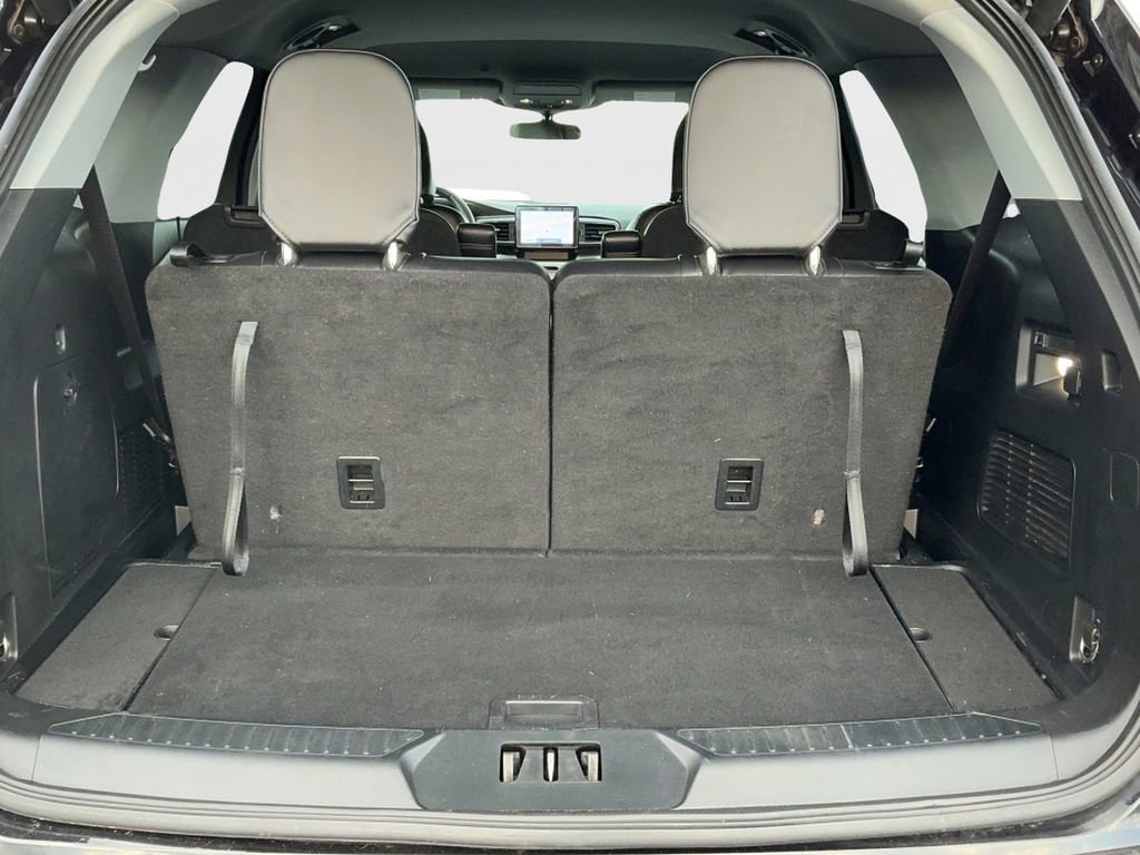 Used 2022 Ford Explorer XLT w/ Equipment Group 202A image 12