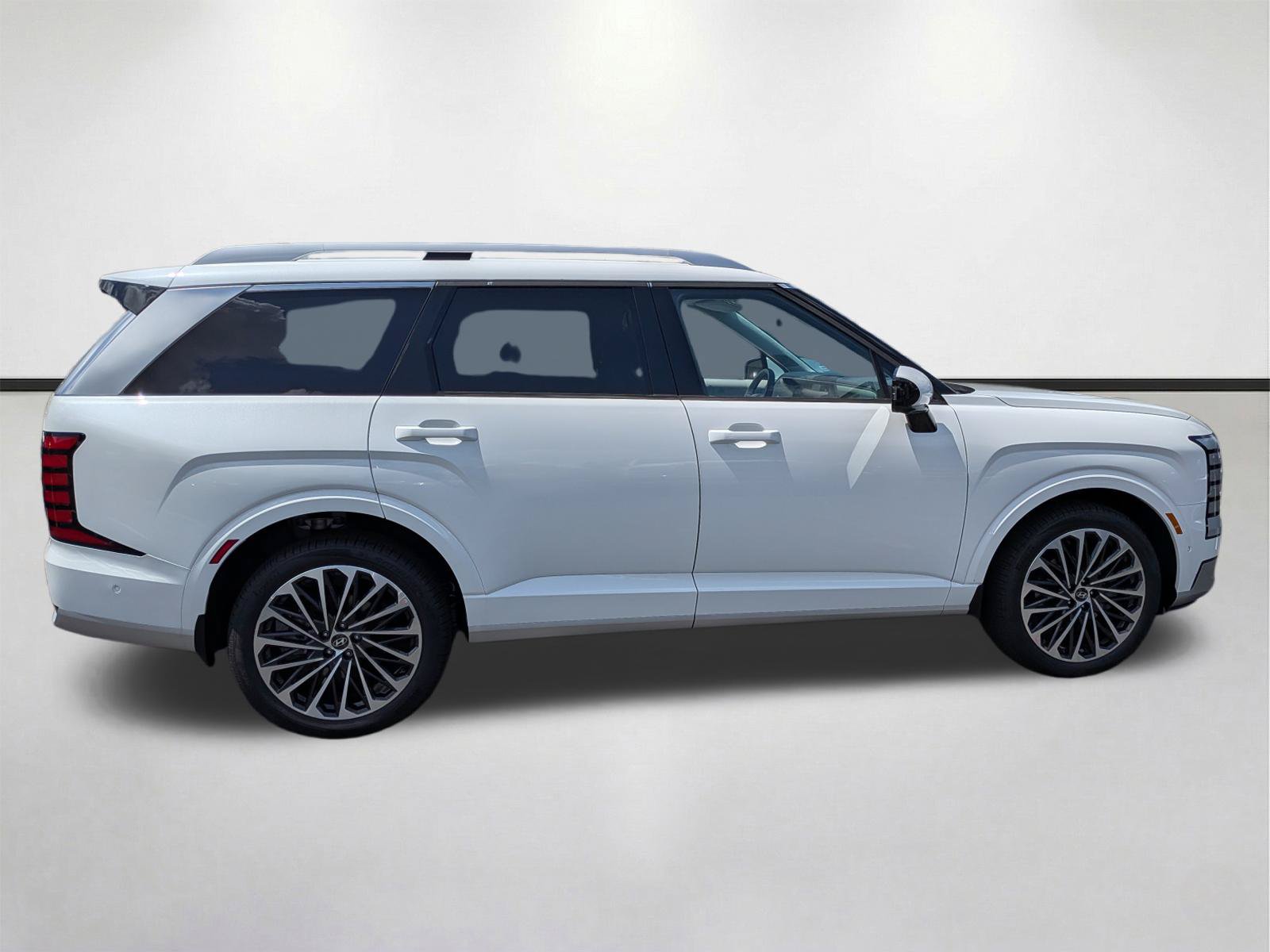 New 2026 Hyundai Palisade Calligraphy FWD image 3