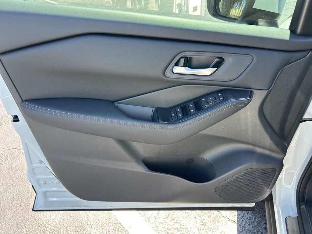 New 2026 Nissan Rogue SV image 18