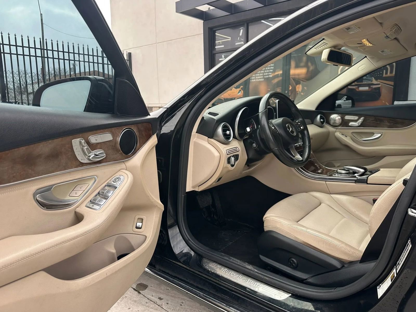 Used 2015 Mercedes-Benz C 300 C 300 4MATIC Sedan 4D image 7