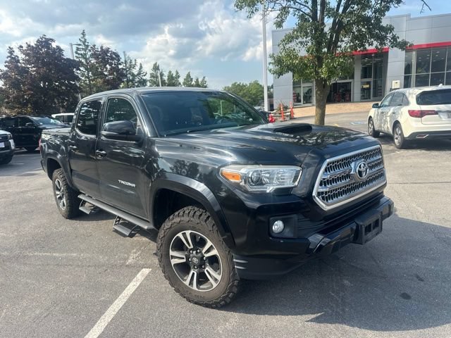 Used 2016 Toyota Tacoma TRD Sport w/ Towing Package AWD/4WD image 2
