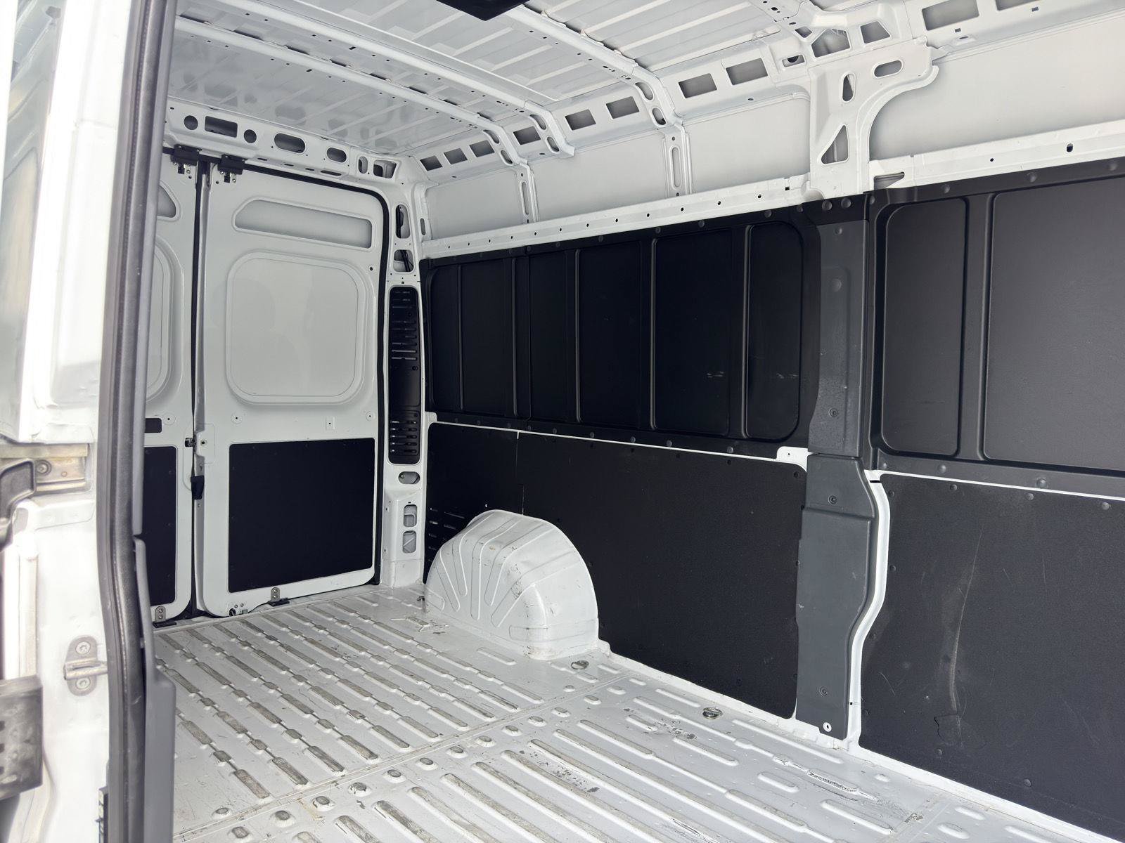 Used 2026 RAM ProMaster 2500 w/ Convenience Group FWD image 14