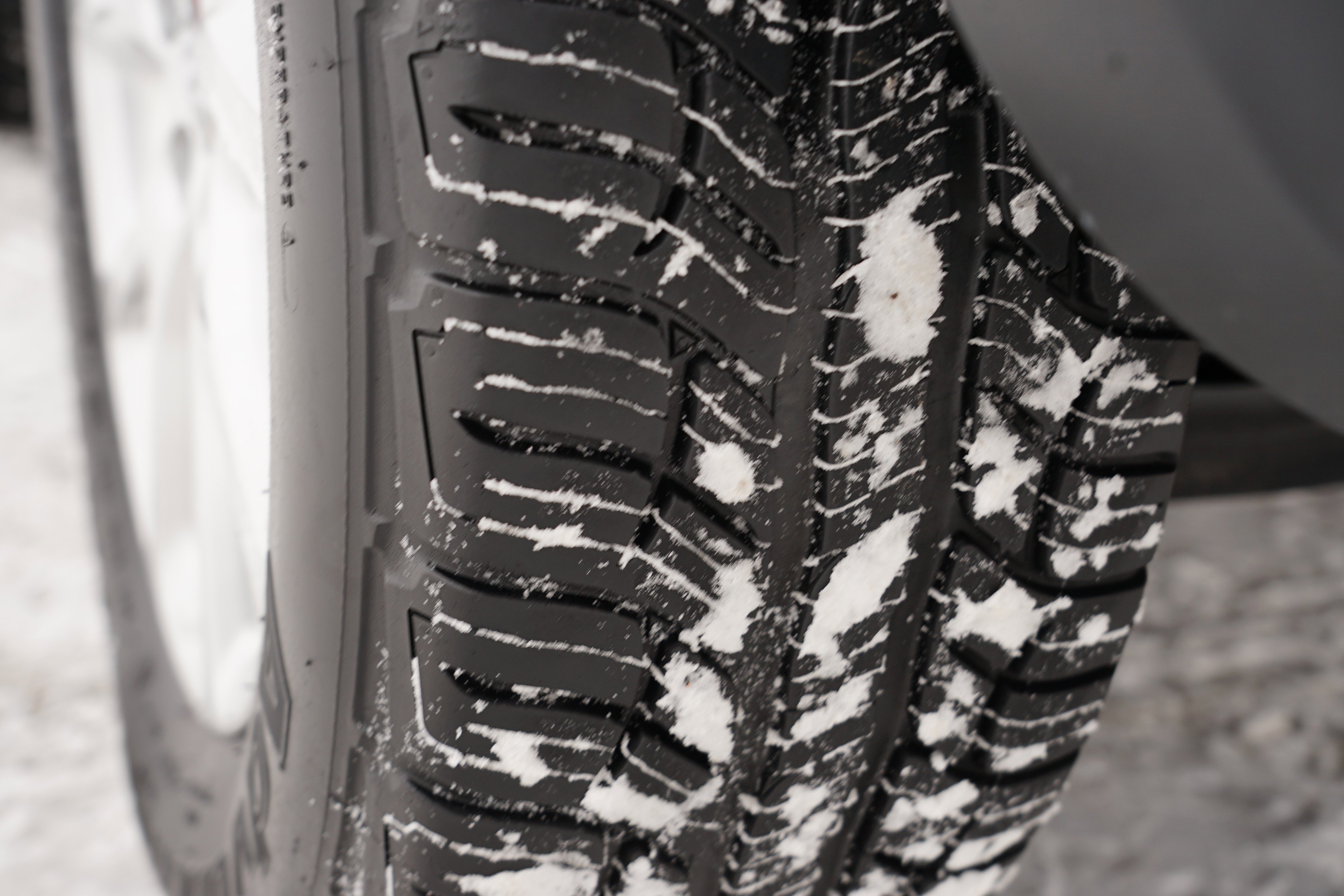 Used 2016 Jeep Cherokee Latitude w/ Cold Weather Group image 28