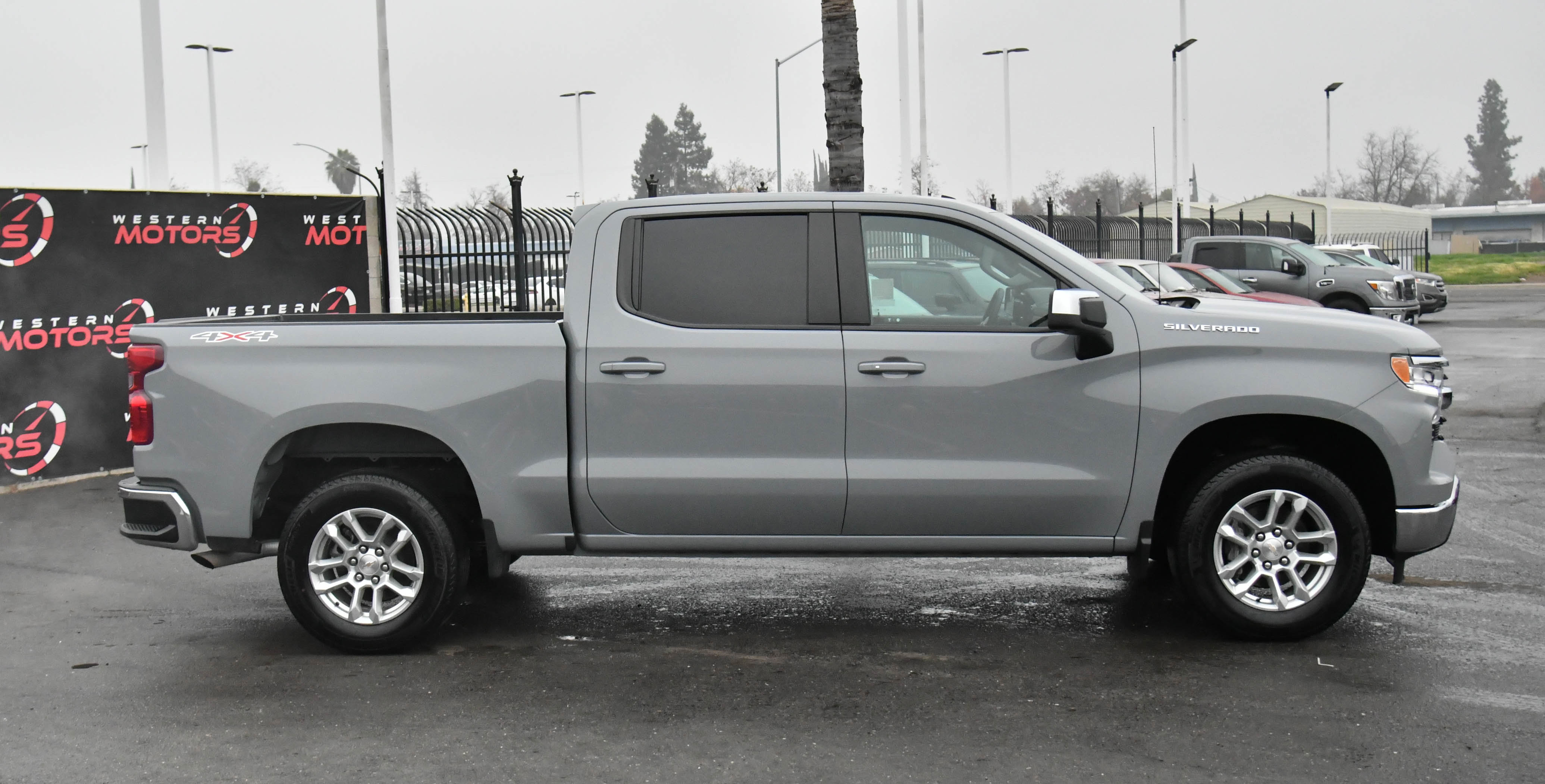 Used 2024 Chevrolet Silverado 1500 LT image 9
