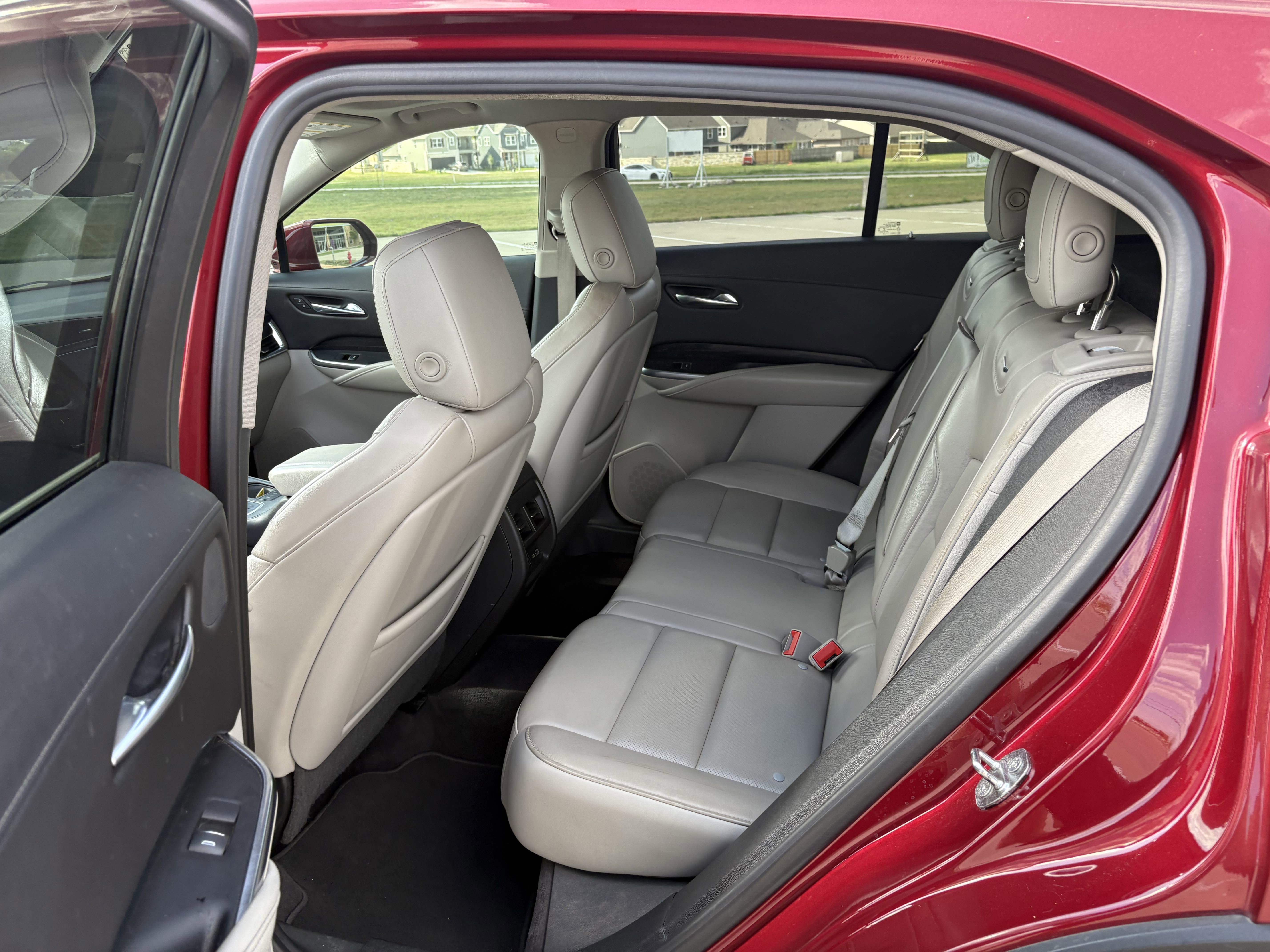 Used 2019 Cadillac XT4 Premium Luxury image 12