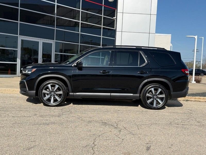 Used 2025 Honda Pilot Touring image 6