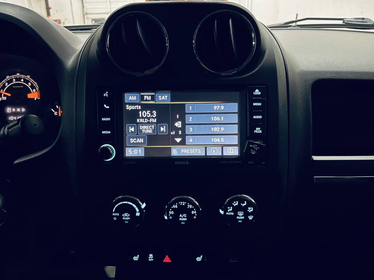 Used 2016 Jeep Patriot High Altitude FWD image 35
