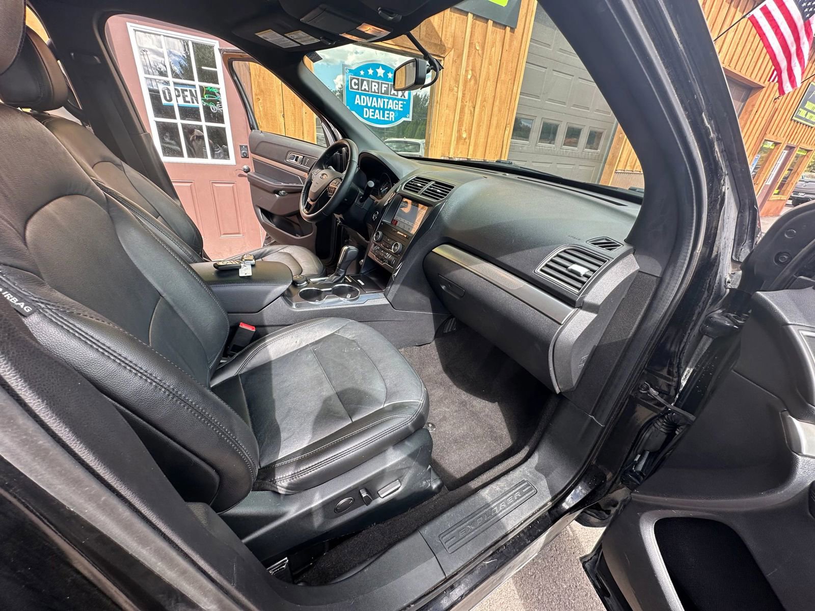 Used 2018 Ford Explorer XLT w/ Equipment Group 202A image 16
