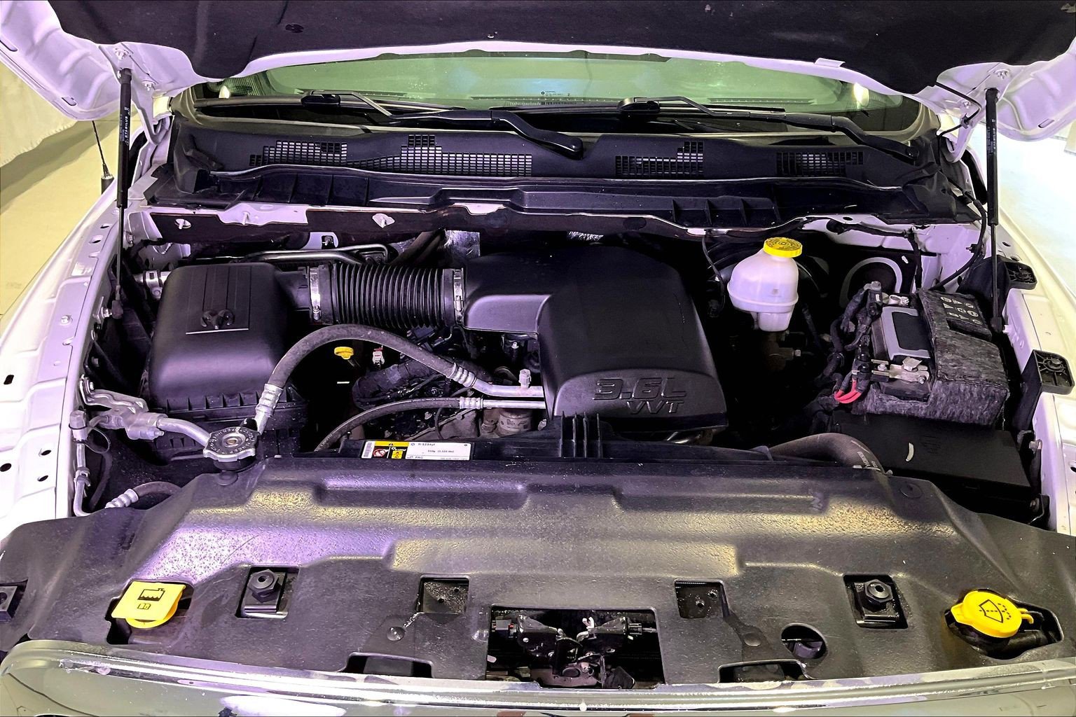 Used 2020 RAM 1500 ST w/ SXT Plus Group AWD/4WD image 29
