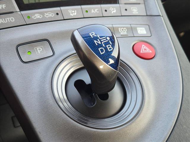 Used 2015 Toyota Prius Persona Series FWD image 12