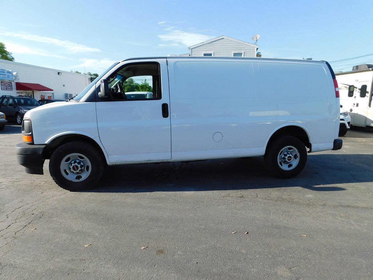 Used 2017 GMC Savana 2500 w/ All Terrain Package RWD image 6