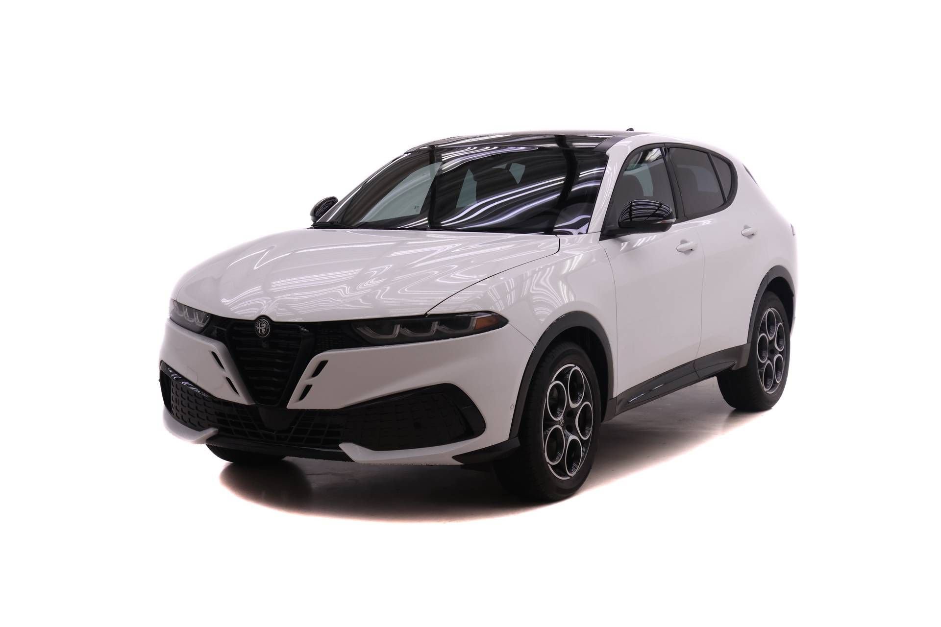 New 2026 Alfa Romeo Tonale w/ Active Assist Package AWD/4WD image 1
