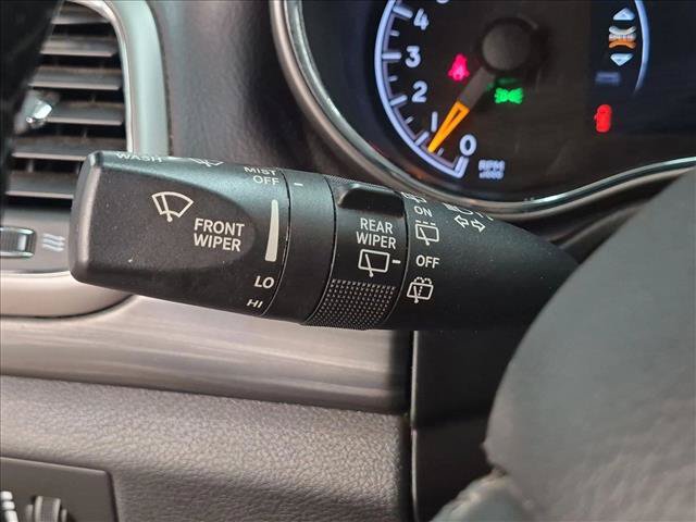 Used 2019 Jeep Grand Cherokee Altitude AWD/4WD image 10