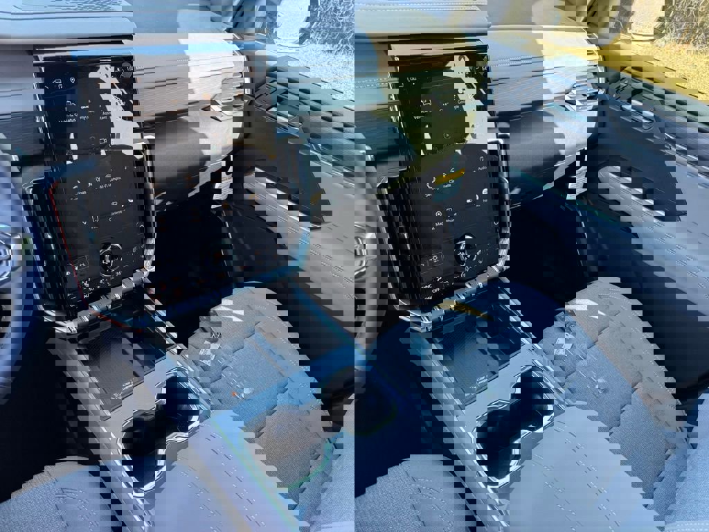 New 2026 GMC Acadia Elevation image 29