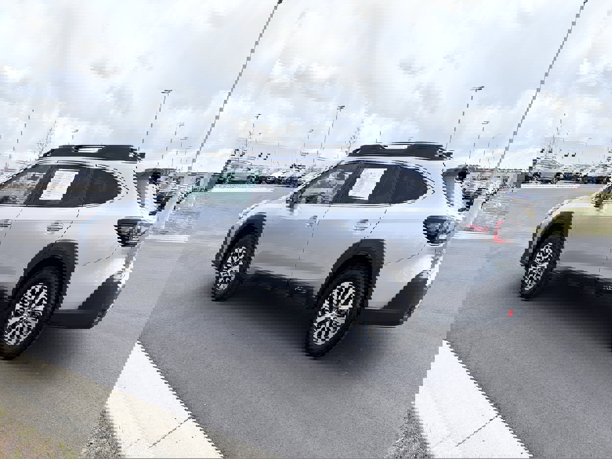 Used 2025 Subaru Outback Premium image 5