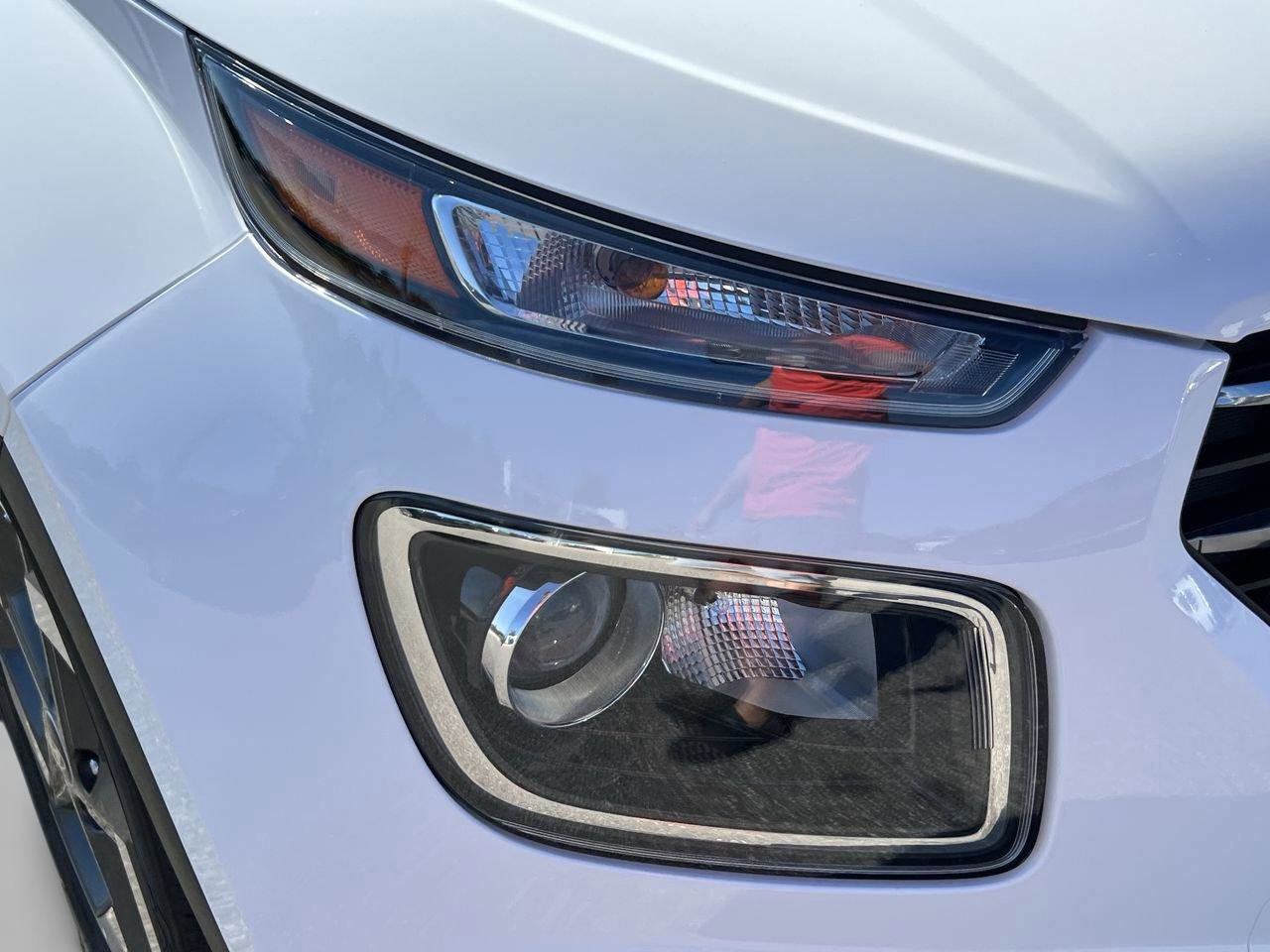 New 2025 Hyundai Venue SEL FWD image 14