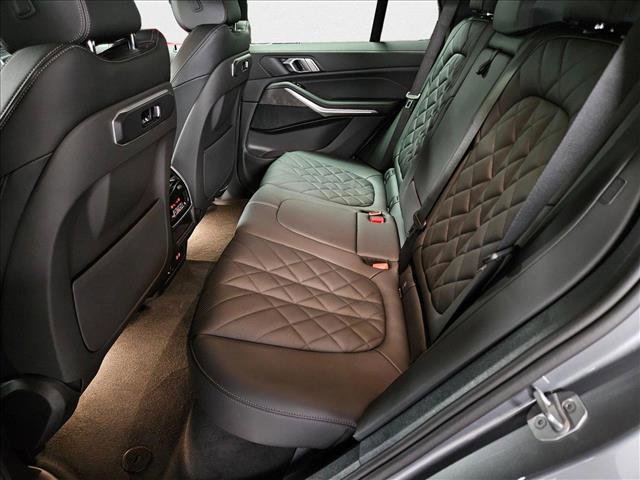 Used 2025 BMW X5 xDrive50e w/ Parking Assistance Package image 15
