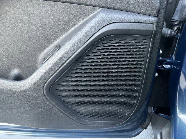 Used 2025 Chevrolet Traverse LT image 24