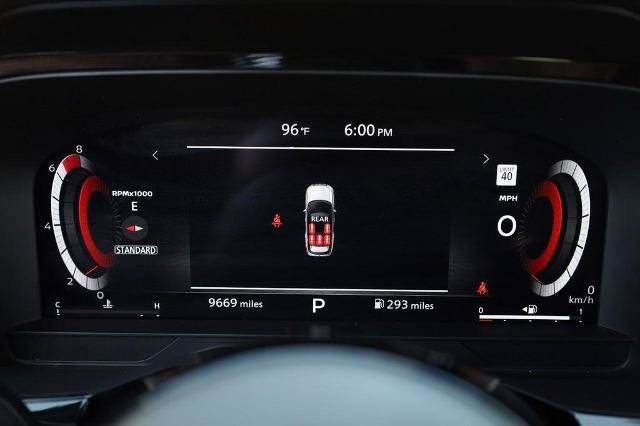 Certified 2025 Nissan Pathfinder Platinum FWD image 12