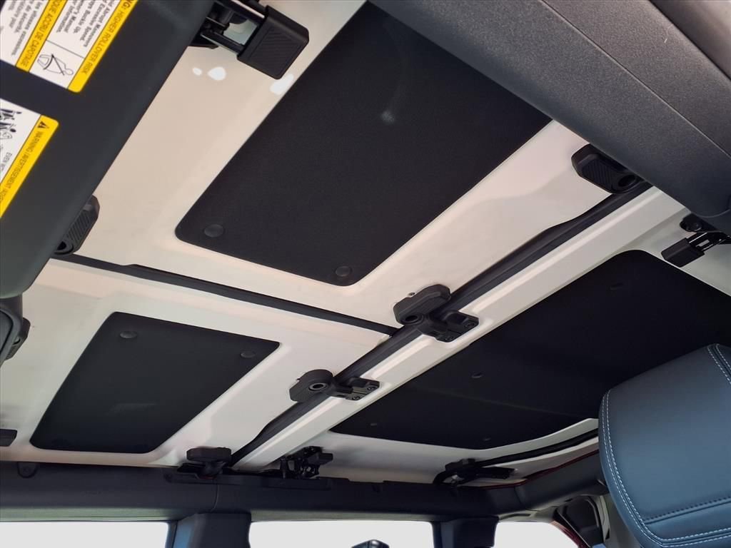 New 2025 Ford Bronco Badlands image 17