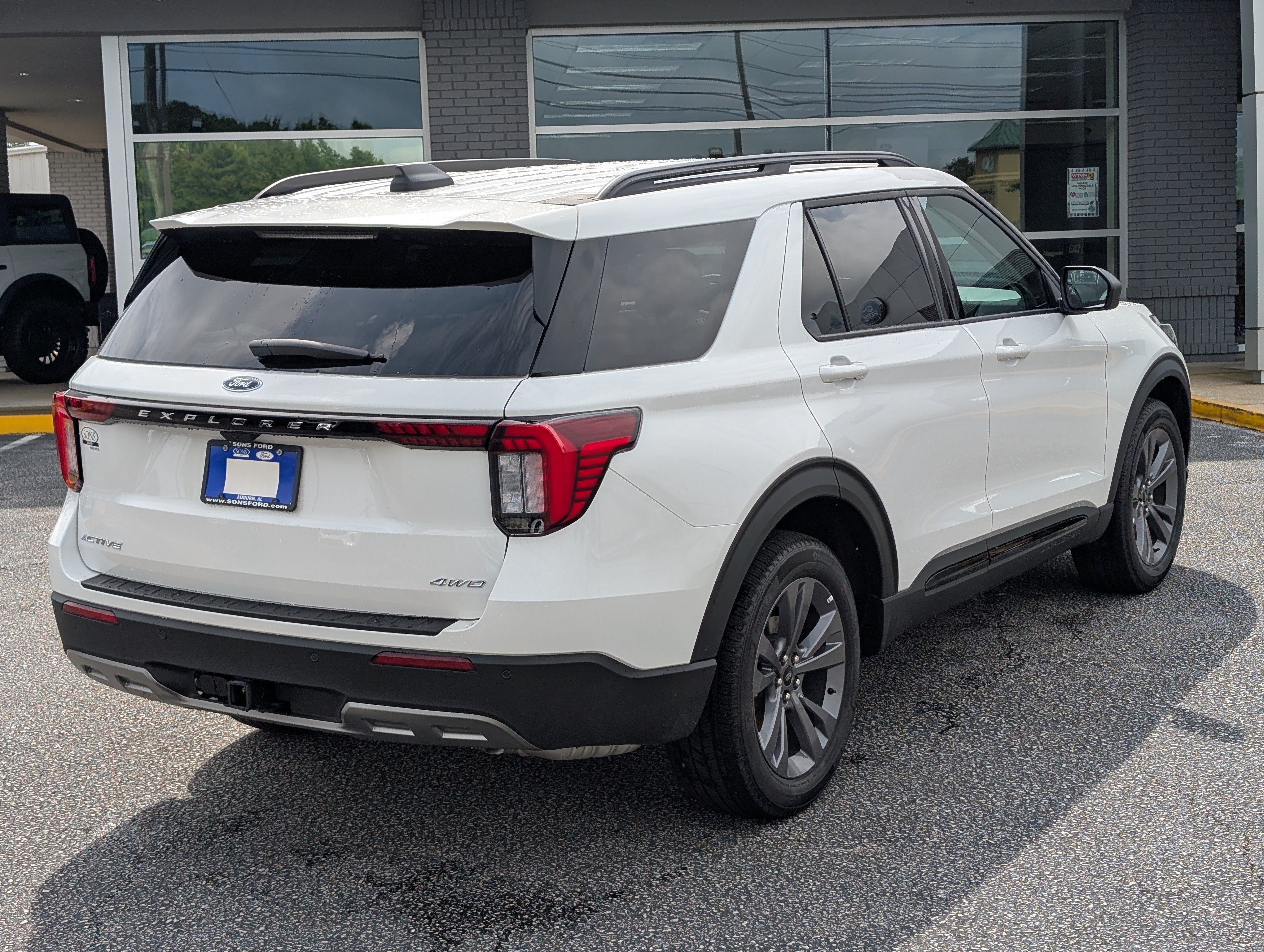 New 2026 Ford Explorer Active w/ Active Comfort Package AWD/4WD image 9