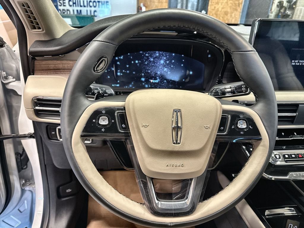 New 2026 Lincoln Corsair Reserve image 11