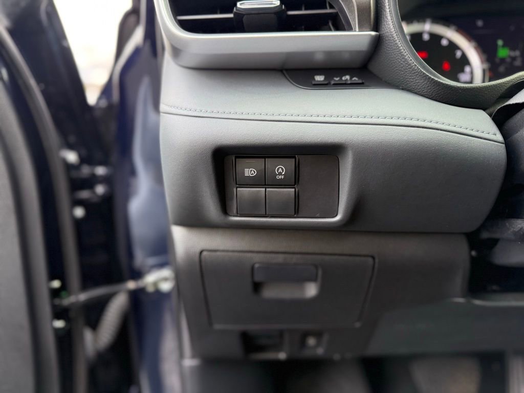 Used 2023 Toyota Highlander L image 14