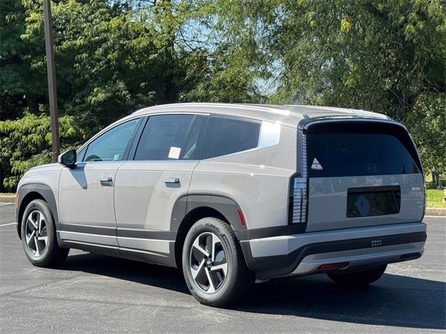 New 2026 Hyundai Ioniq 9 SE image 3