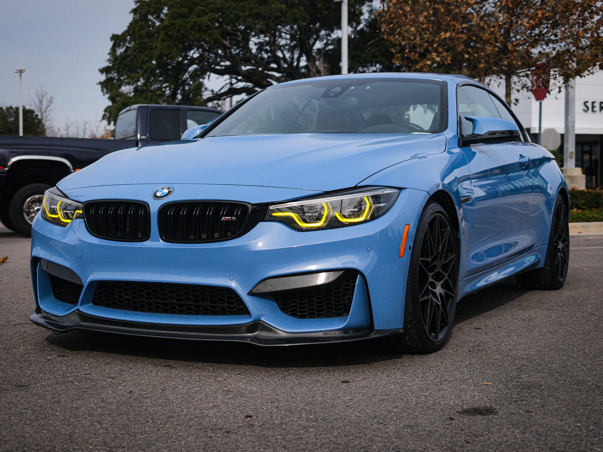 Used 2018 BMW M4 Convertible image 5