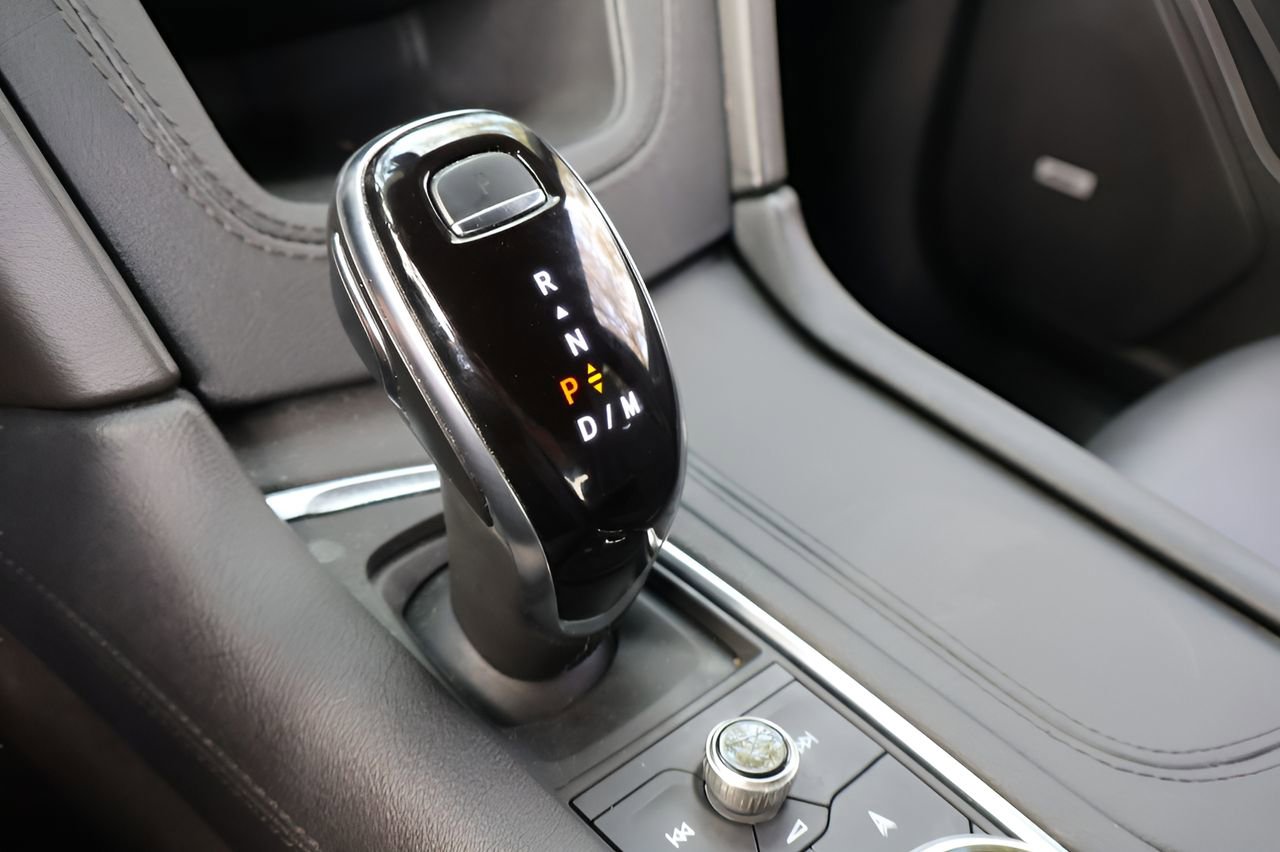 Certified 2023 Cadillac XT6 Premium Luxury image 28