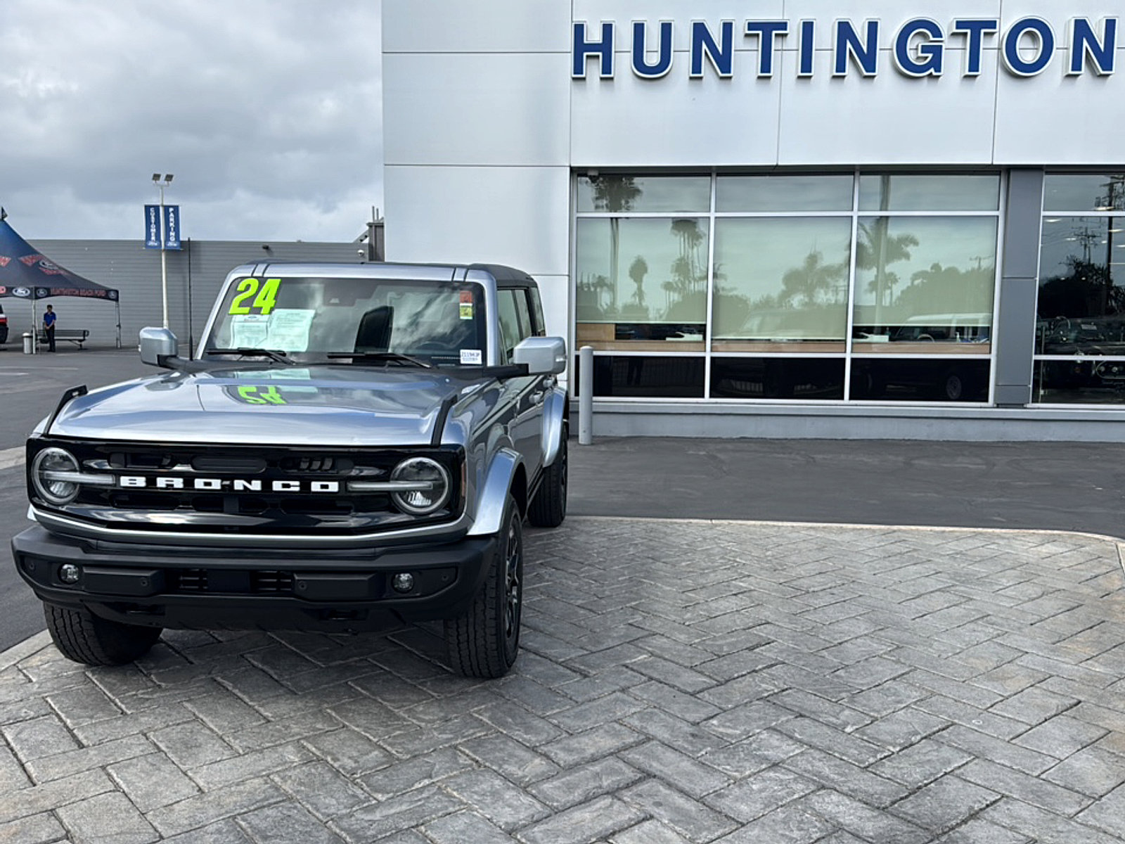 Used 2024 Ford Bronco Outer Banks AWD/4WD image 23