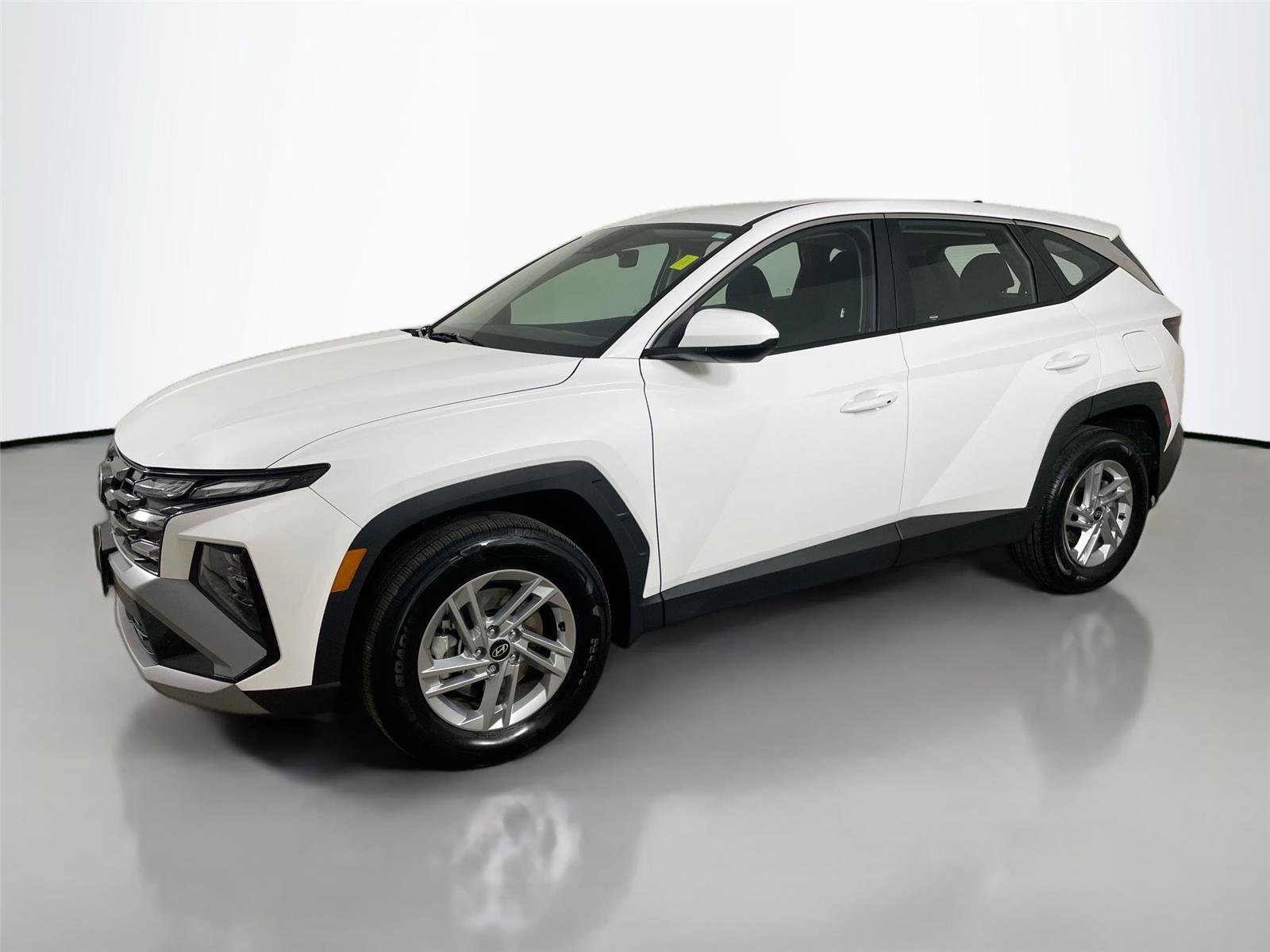 Used 2025 Hyundai Tucson SE image 8