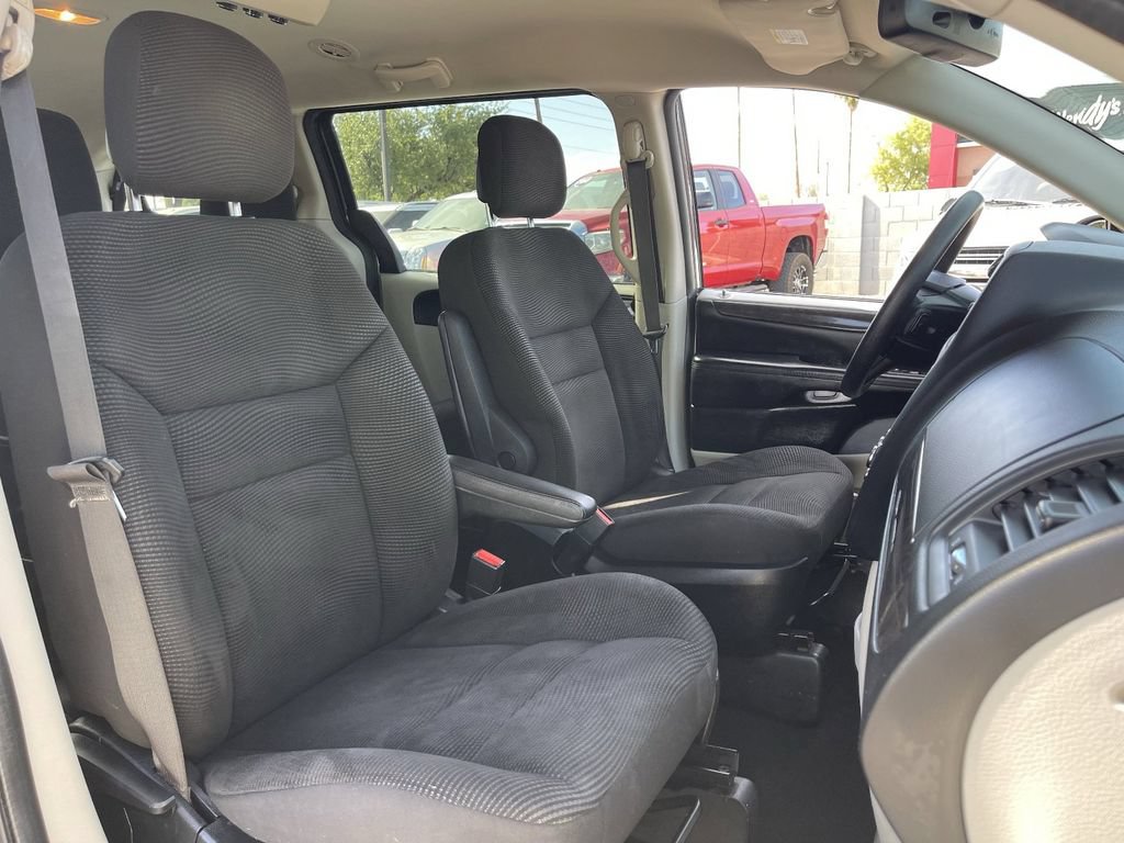 Used 2020 Dodge Grand Caravan SE w/ UConnect Hands-Free Group FWD image 11