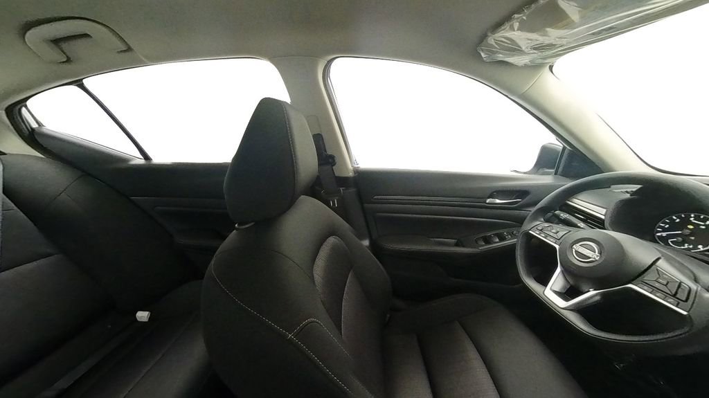 Used 2024 Nissan Altima 2.5 SV AWD/4WD image 25