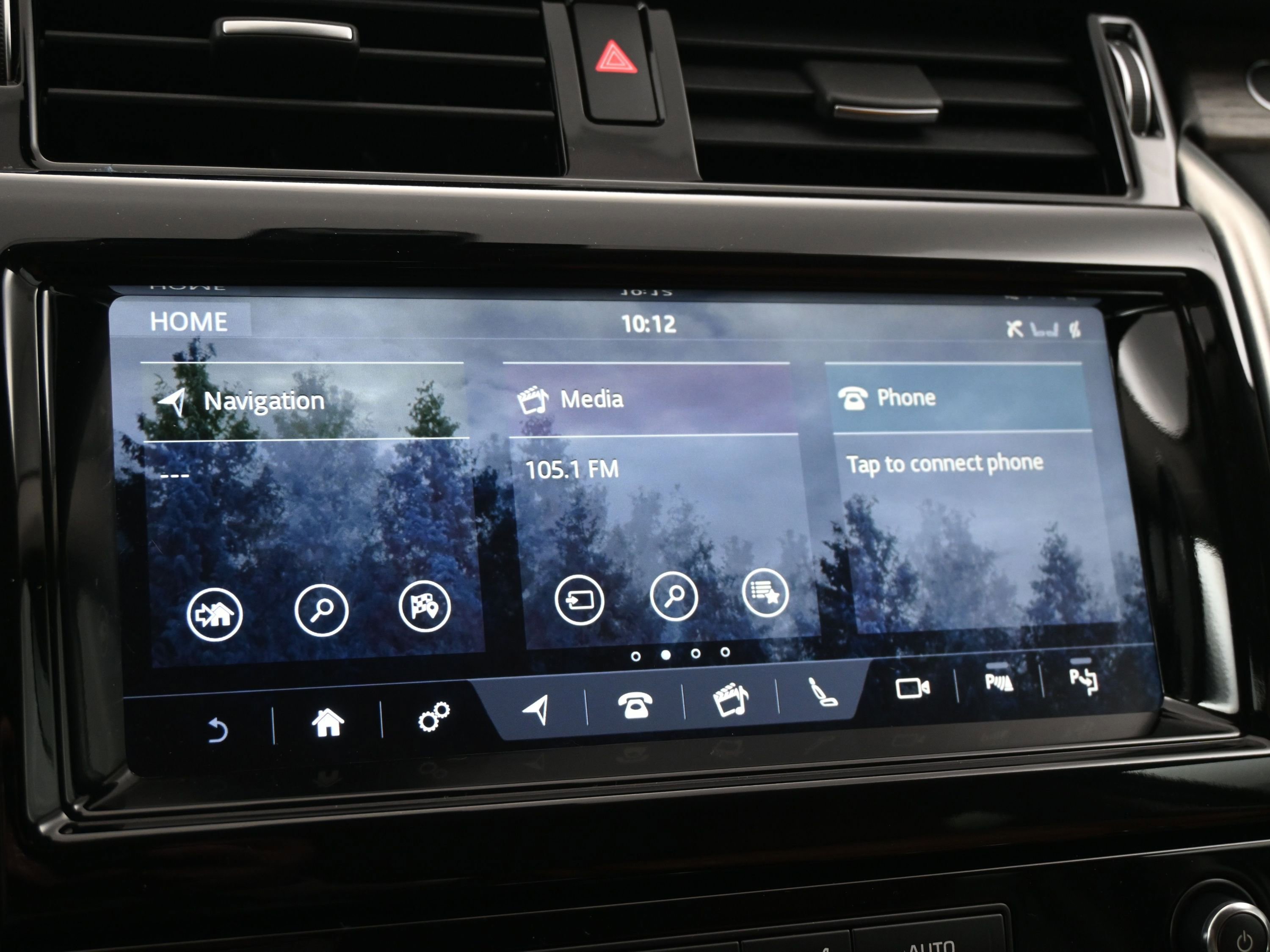 Used 2019 Land Rover Discovery HSE image 14