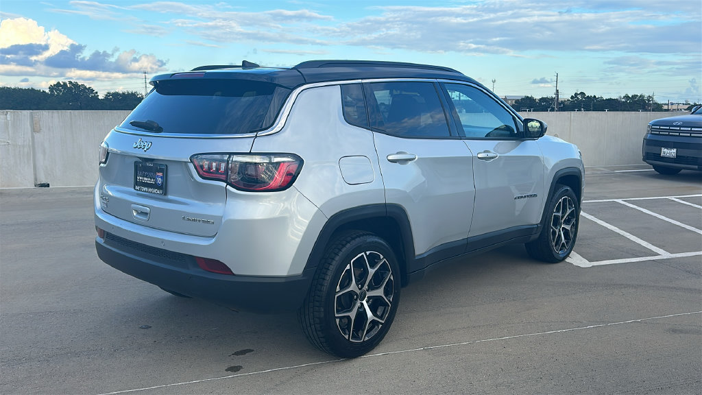 Used 2025 Jeep Compass Limited AWD/4WD image 12