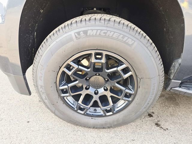 Used 2020 Chevrolet Suburban LT w/ Luxury Package image 15