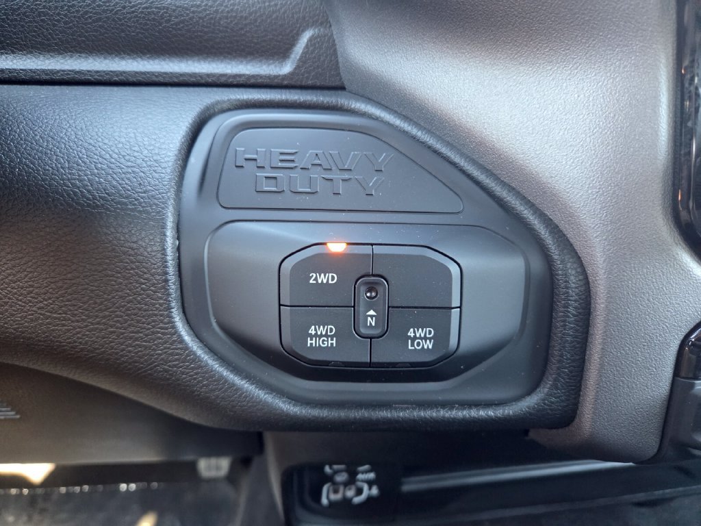 Used 2025 RAM 2500 Big Horn AWD/4WD image 30