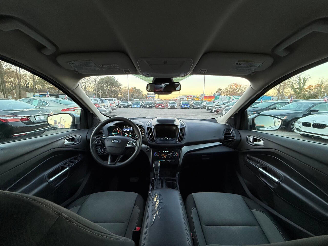 Used 2019 Ford Escape SE image 12